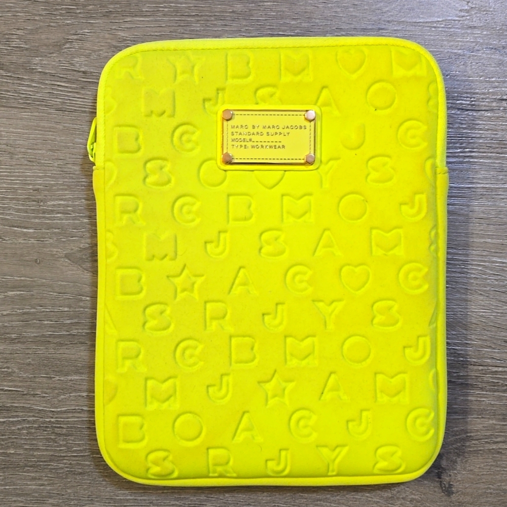 Marc by Marc Jacobs case